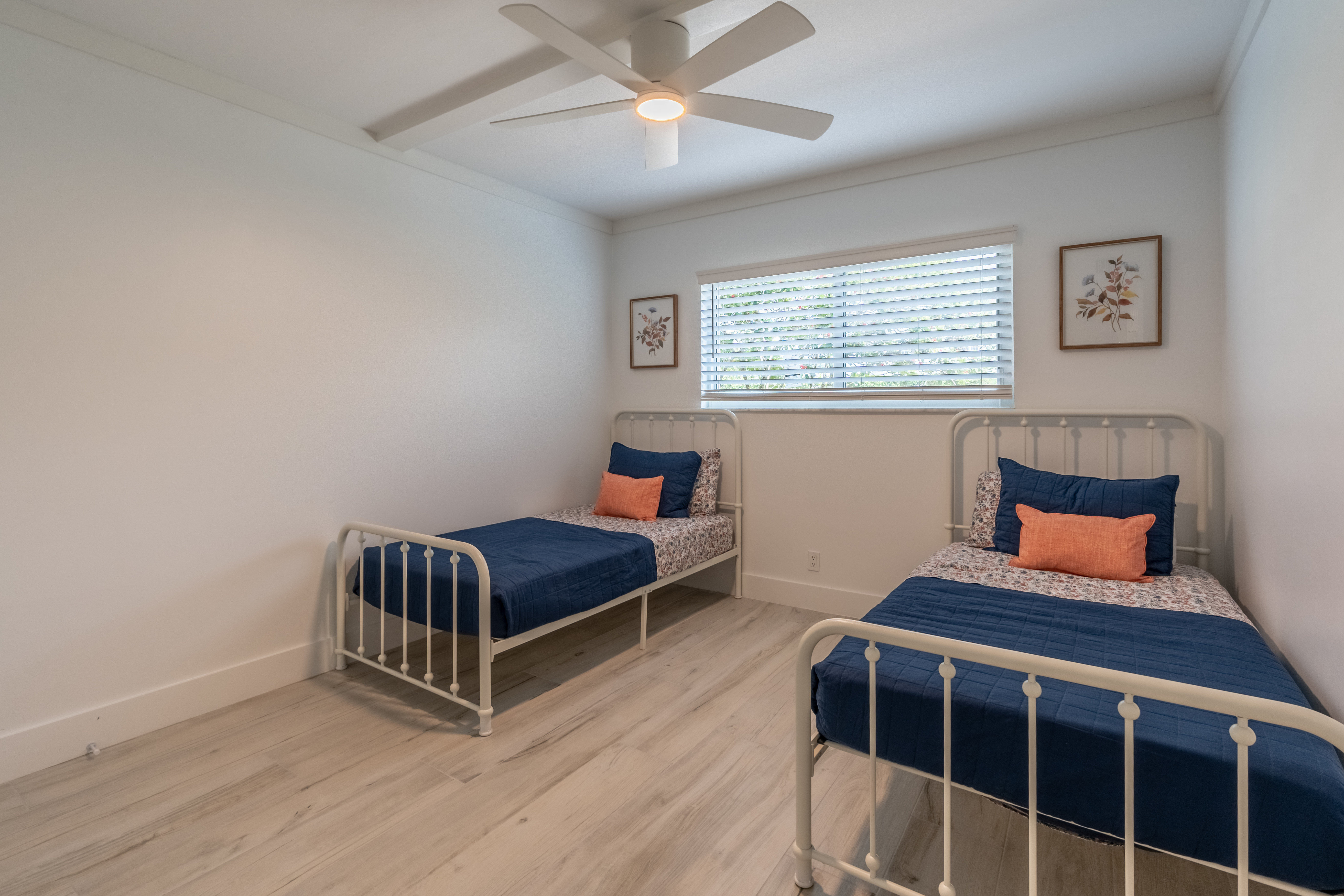 Guest bedroom with two twin beds